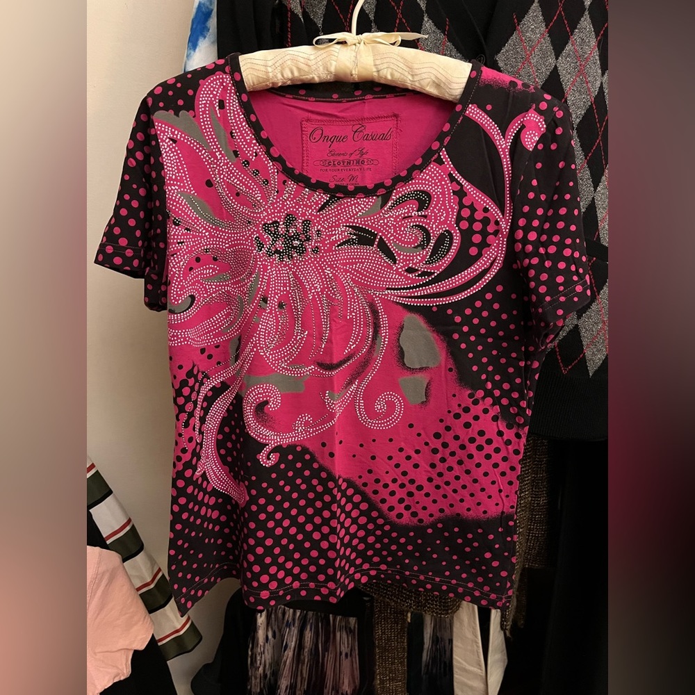 Onque Casuals NWT Abstract Pink & Black Medium Tee